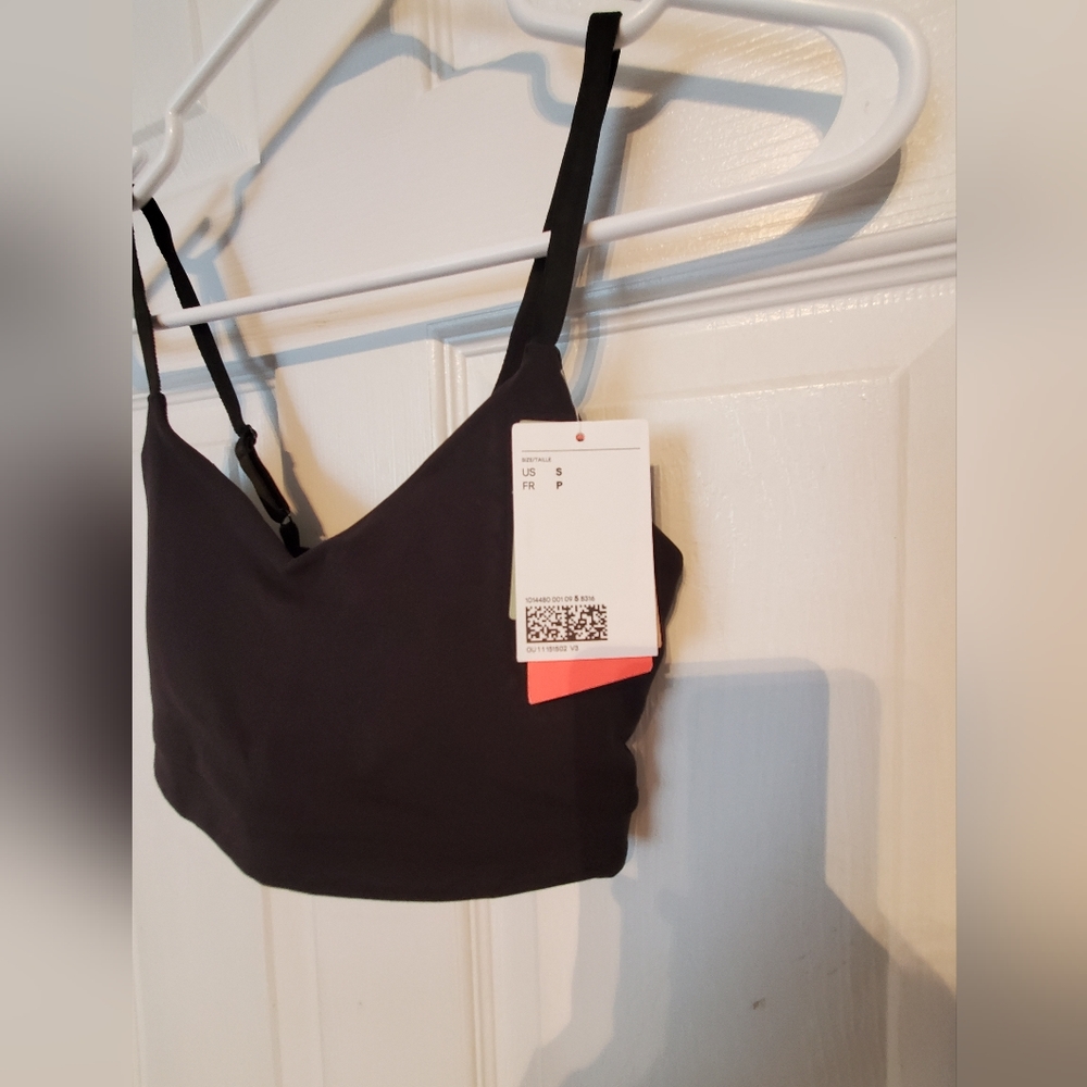 H&M Light Support Sports Top - SOLD - Picture 2 of 4